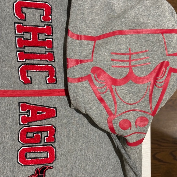 Chicago Bulls Men's Sweatshirt M, Sweatpants S & 2 Hats - Picture 2 of 8